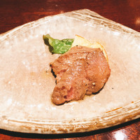 ステーキハウス ケルン アネックス - 牛肉のバター焼き リンゴ添え