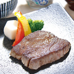 h Kagawa - 黒毛和牛のステーキ 