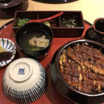 ひつまぶし。200円増しで肝吸い