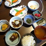 ろばた - 朝食(キノコやミズのこぶなども)