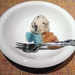 大洗料理つかさ - チョコチップ入り洋ナシのシャーベット、イチジクコンポート、琥珀糖