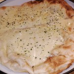 スパイスルートバル - チーズナン