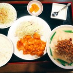 竹園 - 白飯ですら少食さんは完食しきれない程の盛り。