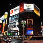 鮨処　喜楽 - ニッカおじさんの「すすきのビル」のB1にお店はある