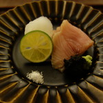 日本料理 晴山 - 造り：鰤昆布締め、アオリイカ