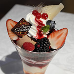 資生堂パーラー - クリスマスルージュパフェ