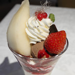 資生堂パーラー - クリスマスルージュパフェ