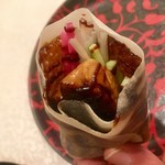 GINZA芳園 - フォアグラ入り北京ダック 巻いた図