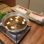 柚木元 - 天然しめじと霜降りしめじと味噌鍋にします