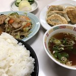 山久 - ♪Ｃセット野菜炒め餃子ライス¥850　大盛¥100