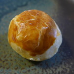 漢坊餅藝 - 皮蛋卵黄がまるごと。