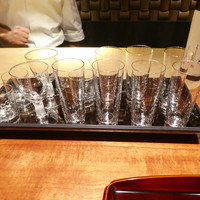 東山 吉寿 - お酒を注文した時の、グラス選び