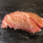 晶 - 2貫目 大間産の『マグロ』です。