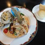 ステーキ・洋食のTANTO屋 - スズキのポワレ(牡蠣付き）　2018.12