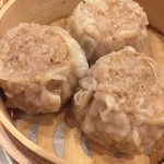 かつぎや - 新メニューのかつぎや肉焼売　名前の通りとても肉々しくてボリュームがあります　1つから注文できます