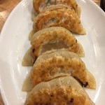 かつぎや - 焼餃子　いつもの味でホッとします　下味がついているのでお醤油がなくても美味しくいただけます