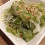 かつぎや - 同じく新メニューの青ザーサイ　パリパリしていてごまの風味が効いていて良い出来ですね　美味しいものをよく知っている人が作る味です