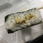 ファミリーマート - 鮭よりはマシだけど、ツナもあんまり多くない