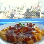 フランス料理 オーロラ(ホテルニューイタヤ) - 窓際の席では宇都宮駅方面が見渡せる