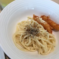 ライブキッチン COOKA - パスタ二種
                カルボナーラとペンネ