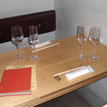 ワインちゃん 瓦・町・路・地 - 奥の４人テーブル