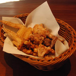 花林唐餃子 - 鶏のバラエティバスケット