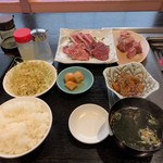 肉酒場 - 