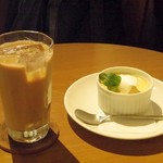 Jitsukawa Kohi - アイスカフェオレとカスタードプリン