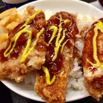 かつや - 結局、とんかつを豚汁から助け出して
            ご飯の上に！  とんかつ丼や！！
            