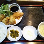 チャイニーズレストラン 野沢屋 - 鶏の唐揚げ定食 ８８０円(税込)(2018年12月11日撮影)