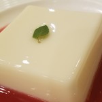 萬珍樓 - ◆「杏仁豆腐 山桃シロップ」