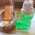 珈琲所コメダ珈琲店 - メロンクリームソーダ520円＋モーニングセットＢ