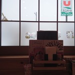 珈琲所コメダ珈琲店 - カウンター席、外は雪