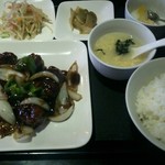 餃子厨房 福楽門 - 料理写真:鶏唐揚げの黒酢あんかけ定食