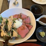マグネットカフェ竹園 - ローストビーフ丼