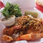 Romy's Kahuku Prawns & Shrimp - バターガーリックシュリンプのコンボ20.75＄。

バターガーリックシュリンプと白米、サラダ、トウモロコシのセットプレートです。