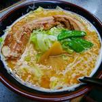 孫悟空 - 肉塊ラーメン。