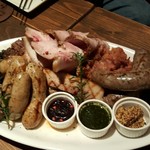 Meat & Tavern CHILL HOUSE - 