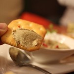 アフレキッチン - 鶏レバーペーストのカナッペ