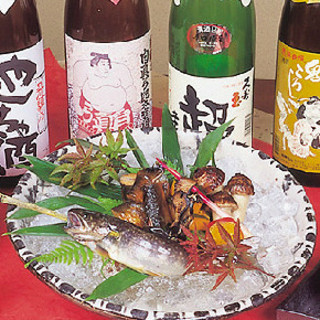 A delicious seasonal sake that goes well with seasonal dishes. An enchanting and intoxicating drink for tonight.