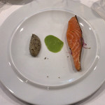 パスタランチ（タリアテッレ 厳選国産牛赤身肉のラグーソース） ¥2,000 の前菜（サーモンのマリネ）