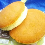 LAWSON - 料理写真:バター広がるホットケーキ110円 Lチキ160円