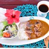 アロアロカフェ - 料理写真:石垣産牛カレー（サラダ付き）ご飯かナンかお選び頂けます。ご飯の場合はテイクアウト可能