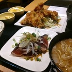 創作居酒屋 海楽水産 栄 - 地鶏唐揚げと鰹たたき定食。