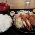 とんかつ 肉料理 麻釉 - アジ、イカフライ、サラダ定食(640円)