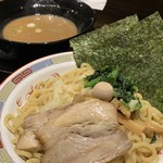 Yokohama Ie Keira Mem Majiya - つけ麺