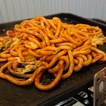 焼肉ホルモン伊達 - 〆うどん（いわゆる味噌焼きうどん）