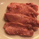 本気焼肉 肉とめし 肉寿司 - 