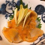 地下だけど入ったら雰囲気が良くて料理人がしっかり食事を作ってお酒もたくさんあって楽しいお店。ごんべえ - 