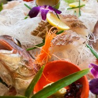 魚庵 千畳敷 - 薄造りは柚子胡椒とネギを巻いていただきましたが、これまた絶品♡